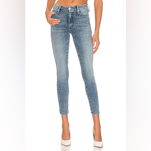 MOTHER Denim - Women’s MOTHER JEANS ‘The Looker- Ankle’ in twice shy. Size 29